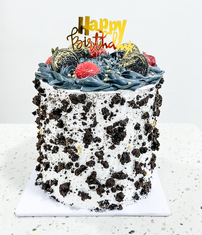 The CHOCO-CHUNK cake - Available in Vanilla, Red Velvet, Chocolate, etc.